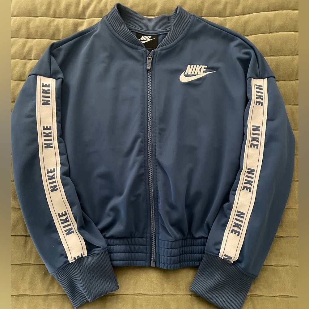 Kid’s Nike Track Jacket Size Medium, Blue